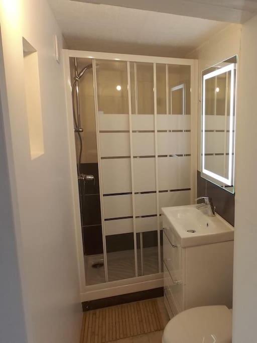 Chateau A 10 Min A Pied Apartment *
