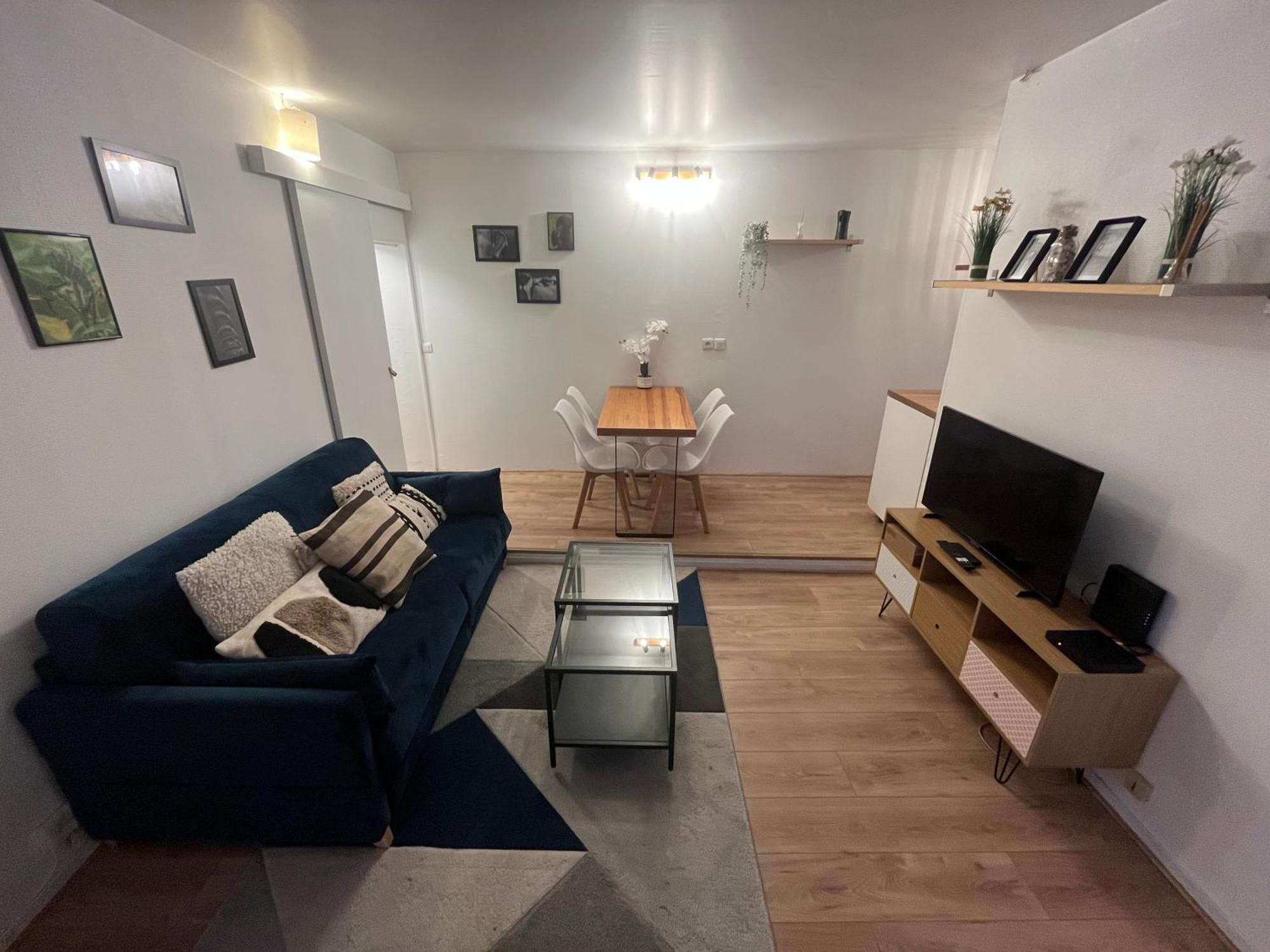 Chateau A 10 Min A Pied Apartment *